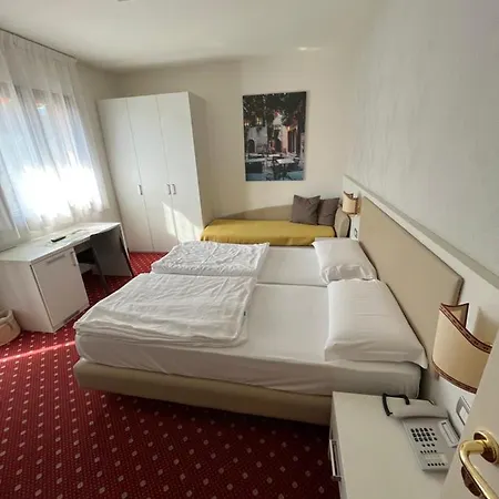 Hotel Nadia