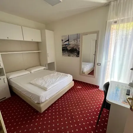 Hotel Nadia 2*